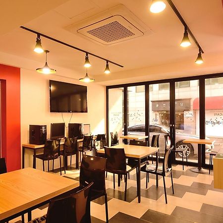 Red Guesthouse Seoul Bagian luar foto