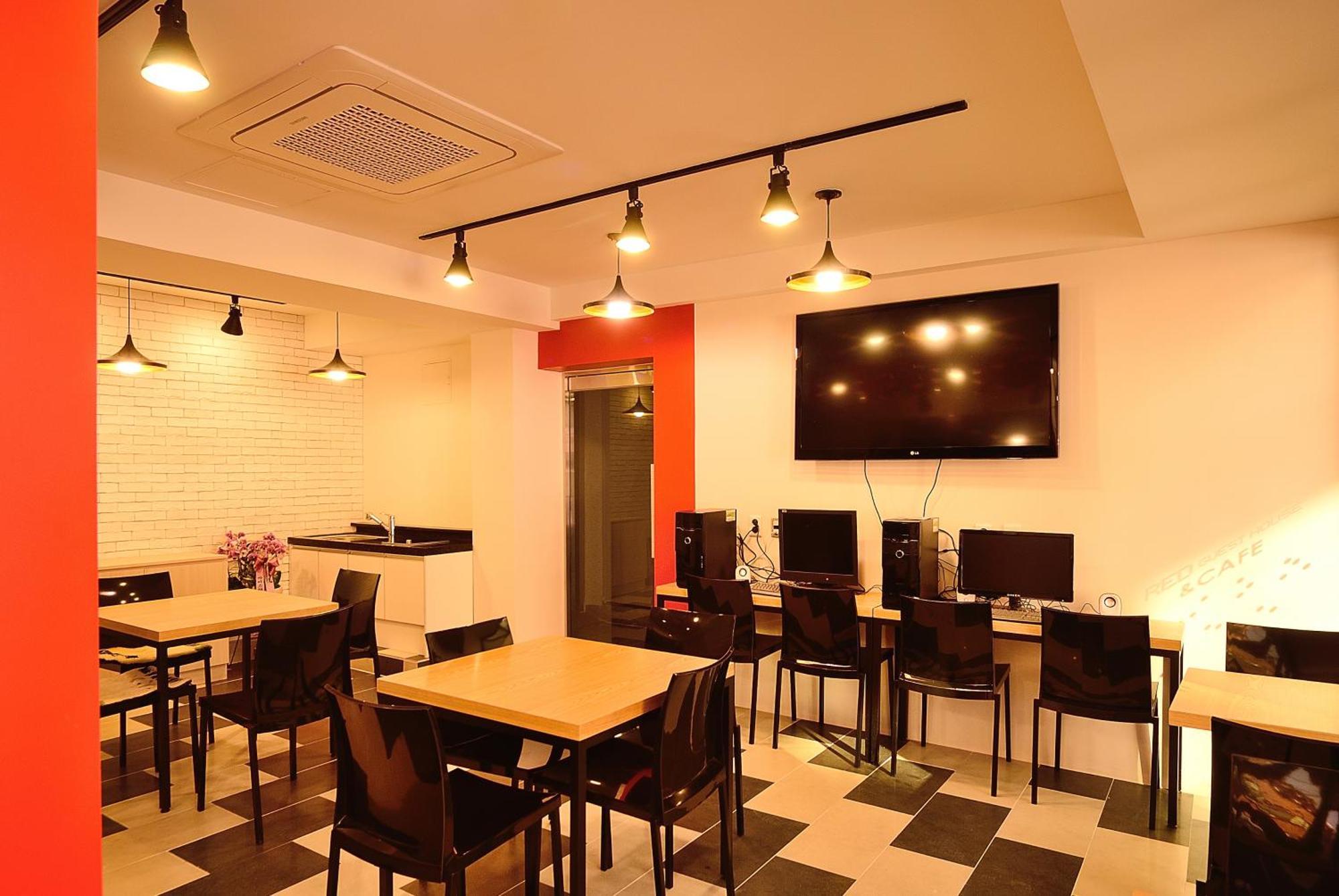 Red Guesthouse Seoul Bagian luar foto