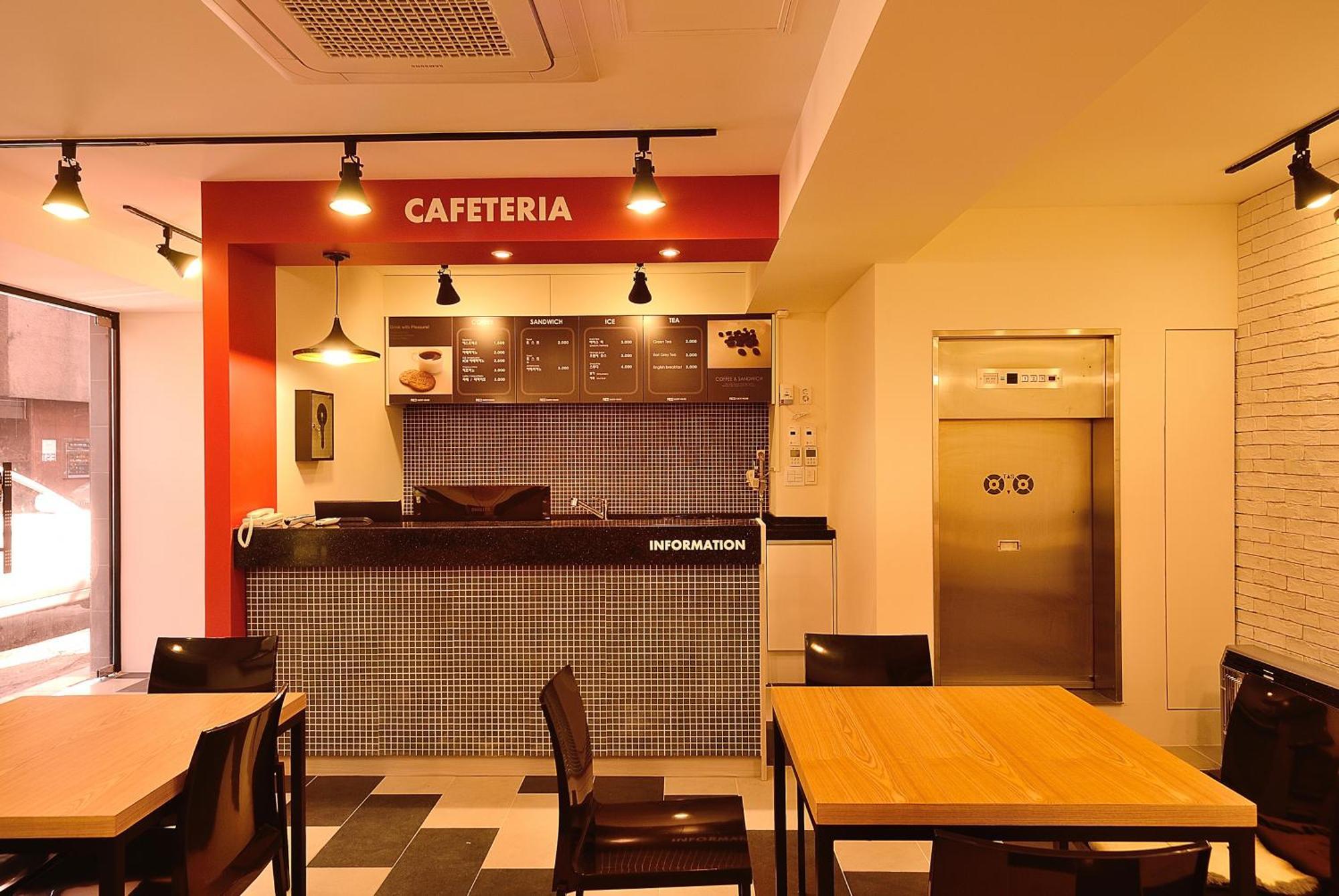 Red Guesthouse Seoul Bagian luar foto