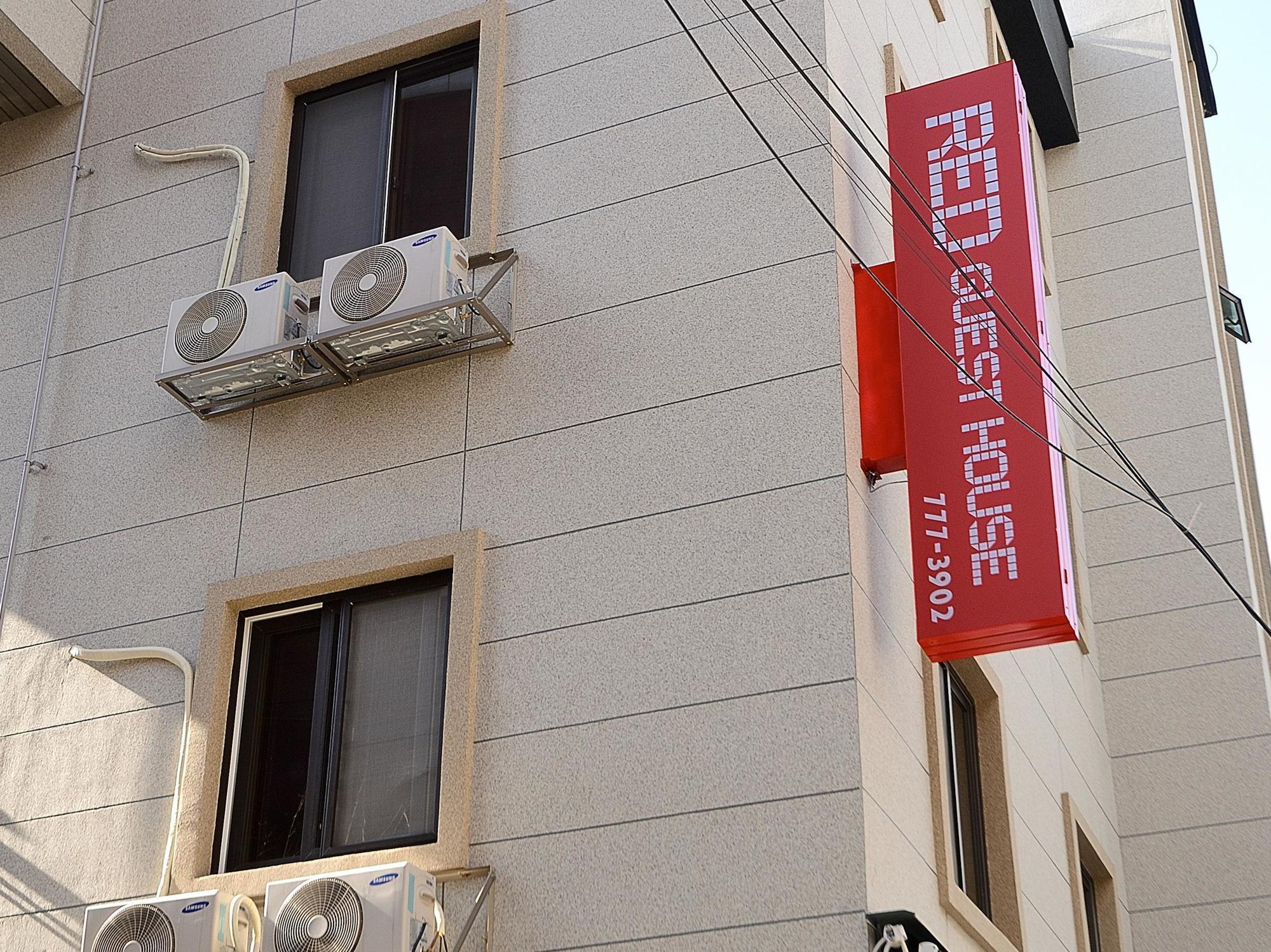 Red Guesthouse Seoul Bagian luar foto
