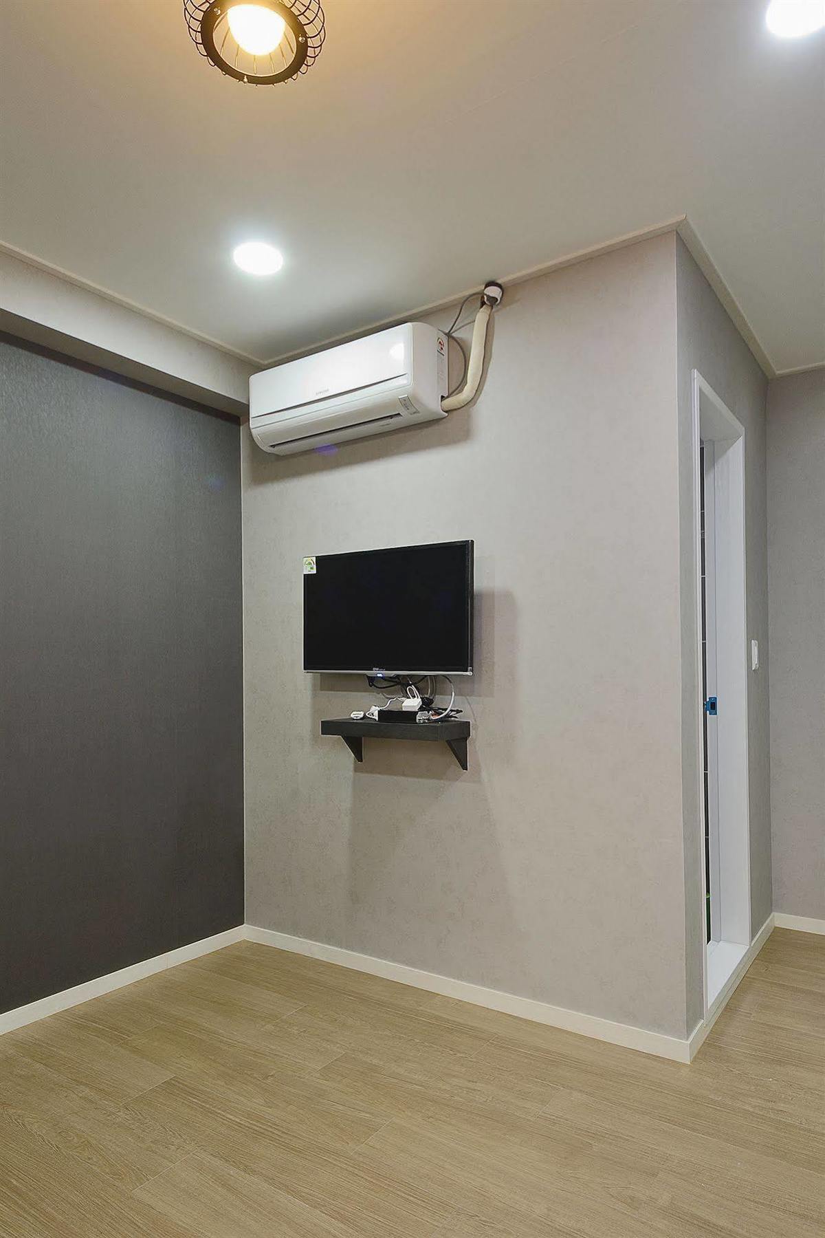 Red Guesthouse Seoul Bagian luar foto