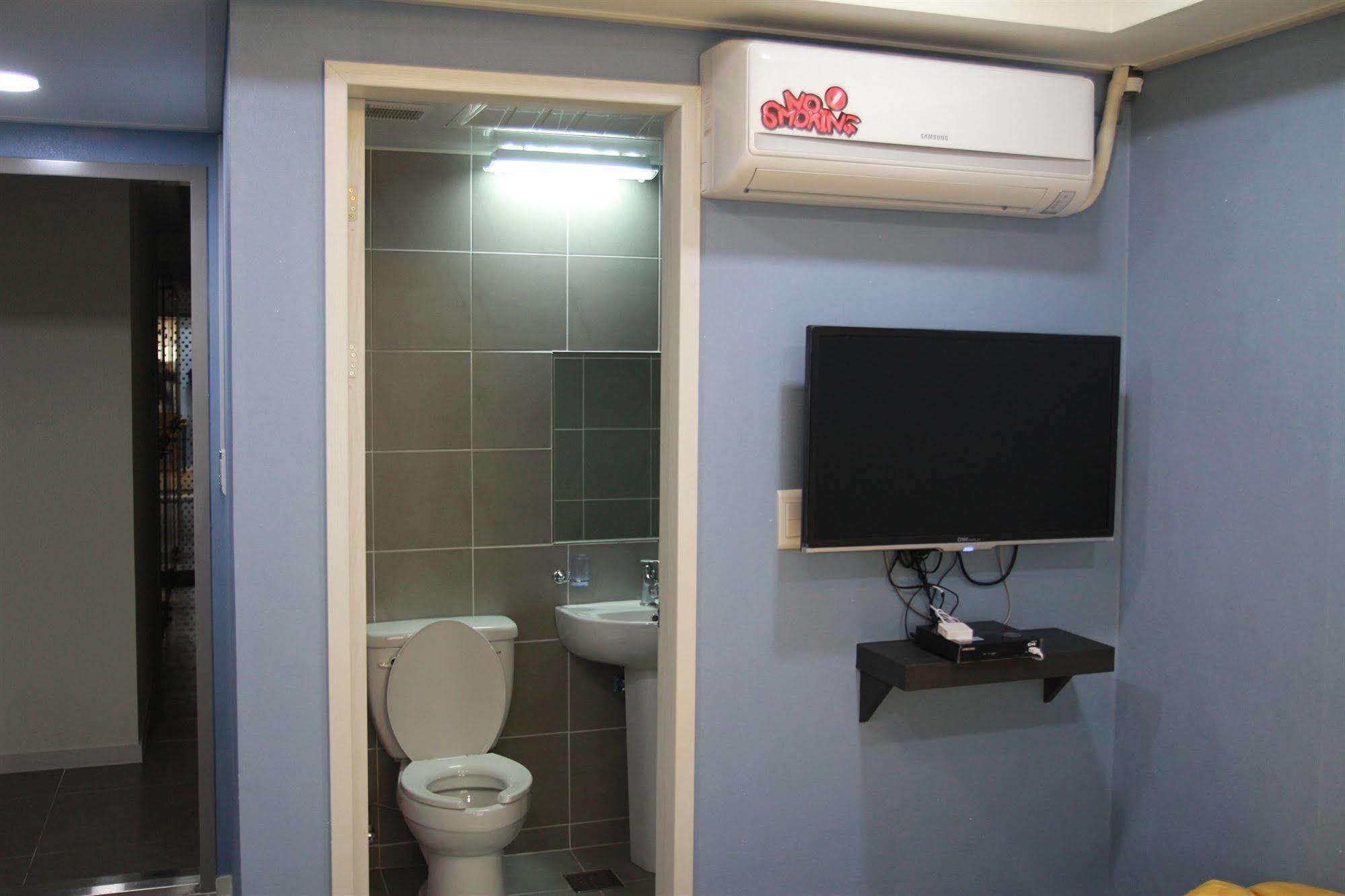 Red Guesthouse Seoul Bagian luar foto