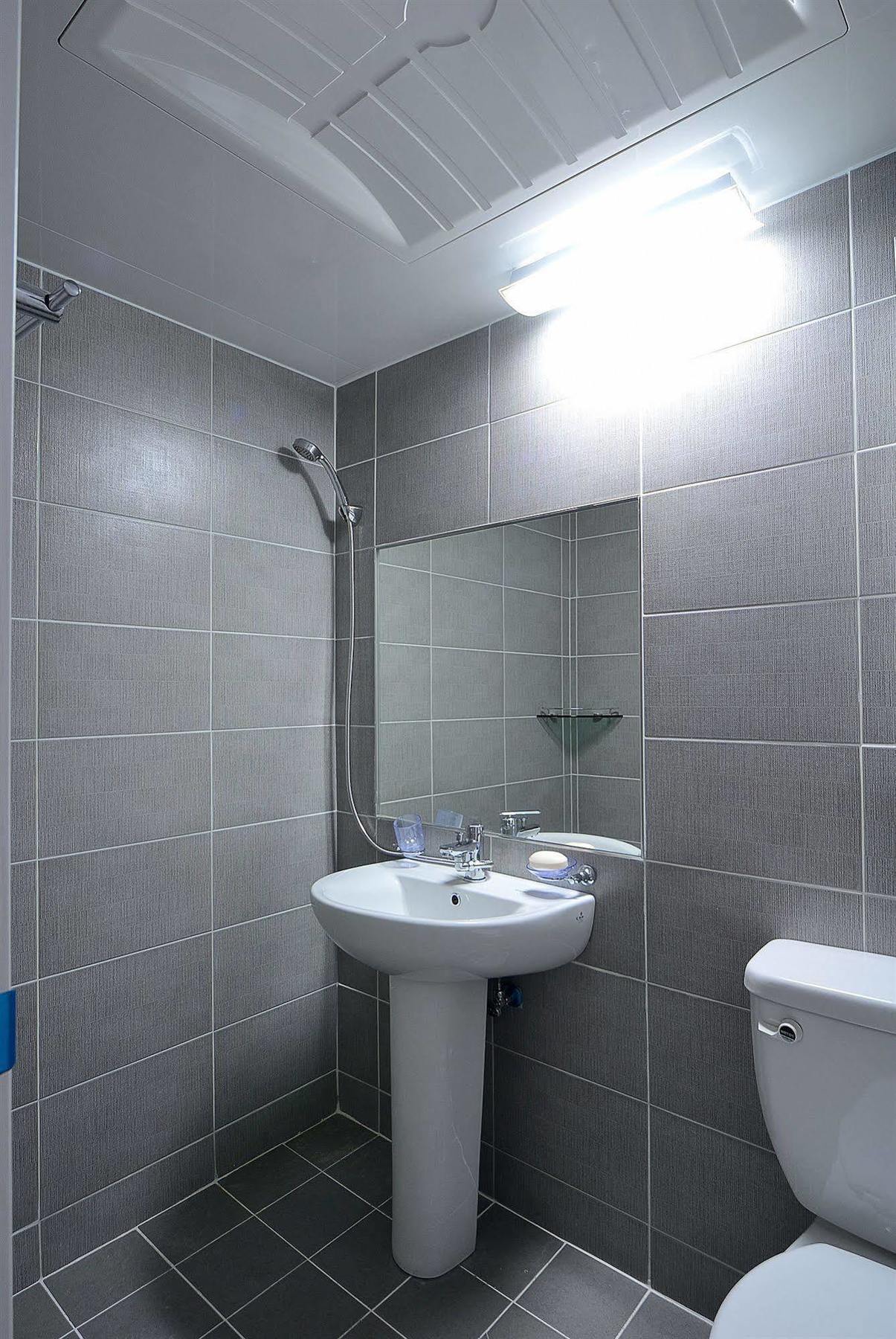 Red Guesthouse Seoul Bagian luar foto